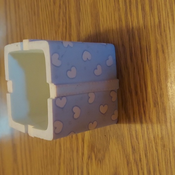 Precious Moments porcelain box w/girl, bow and heart - Picture 3 of 10